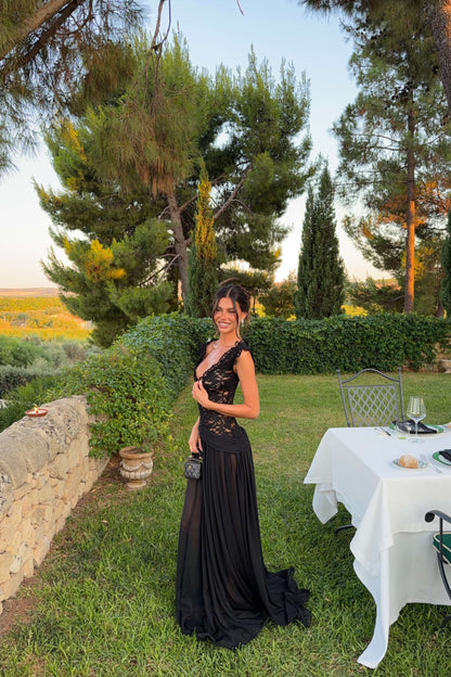 Elegant Arcina Ori Arabella black evening dress featuring a fitted lace bodice and floor-length silhouette, shipped Australia-wide from Adelaide.